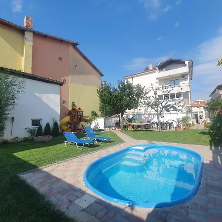 Apartment Cherry Garden