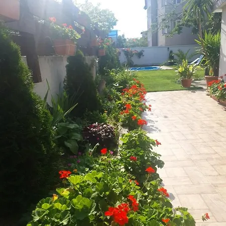 Apartment Cherry Garden *